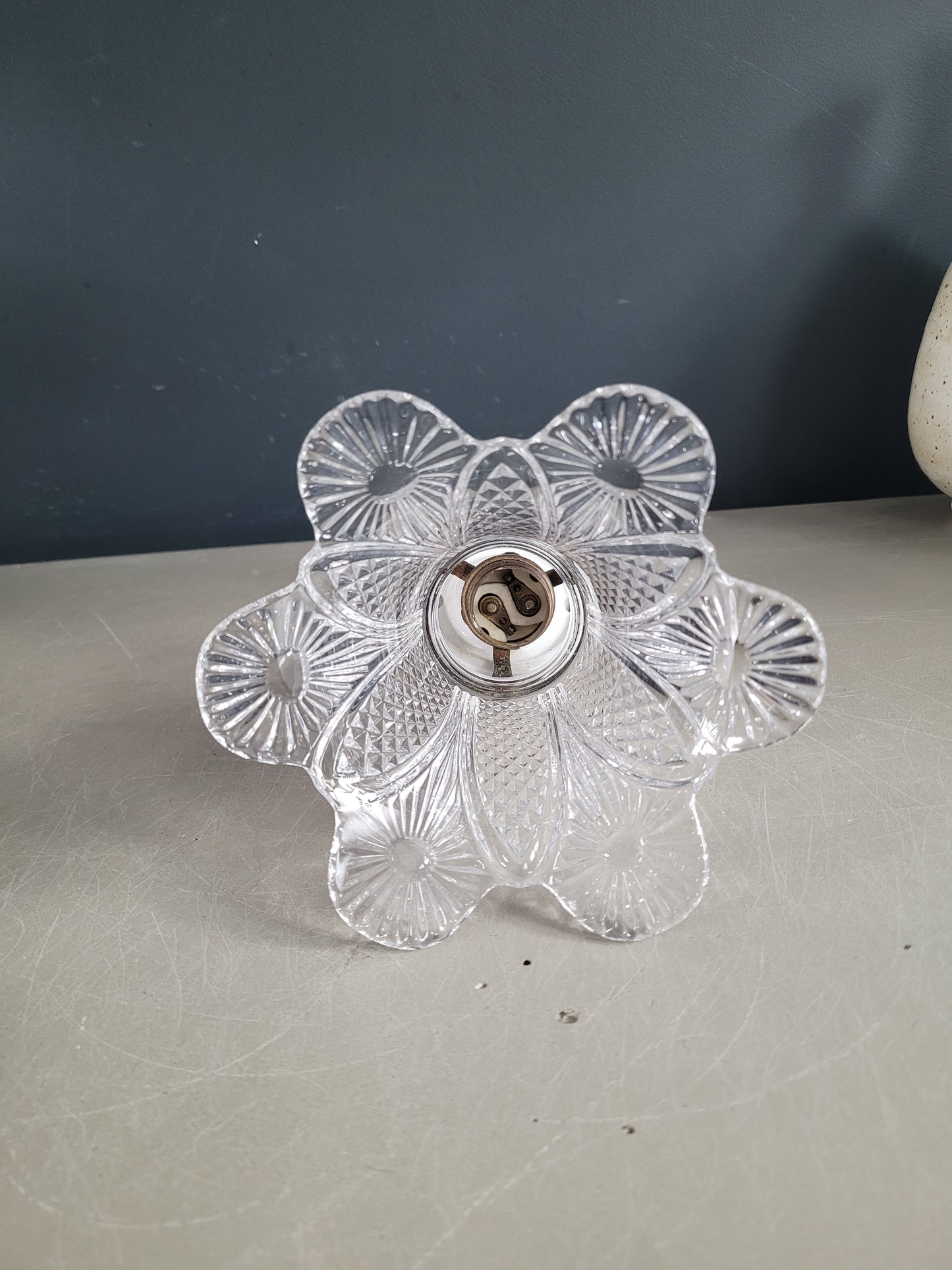 Applique tulipe ancienne - rosace en porcelaine - Ref 1001