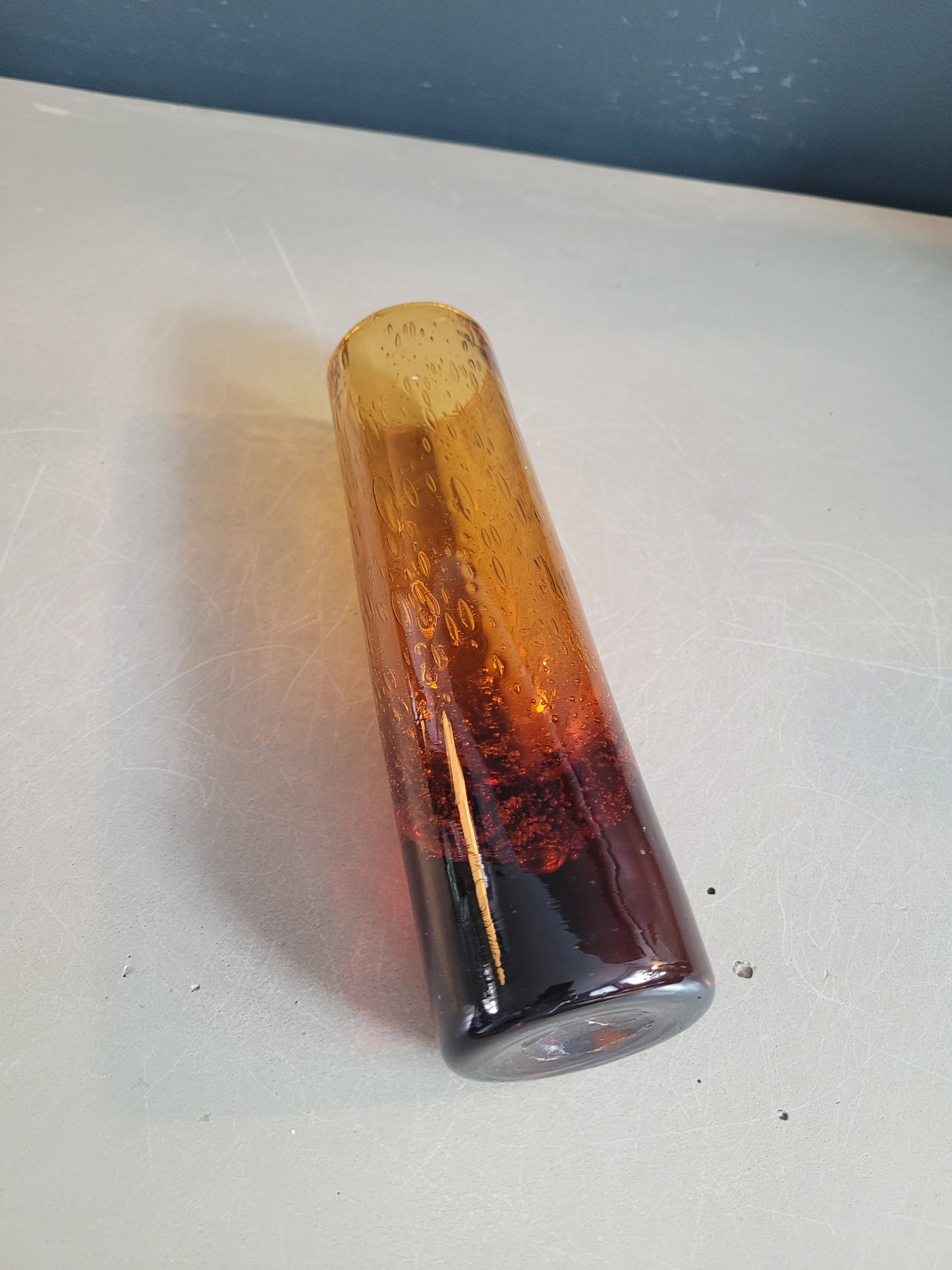 Vase en verre bullé ambré - Ref 540