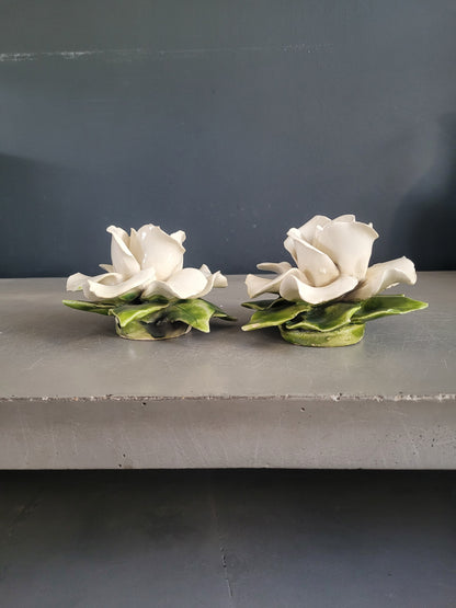 Paire de roses en céramique à suspendre- Ref 555