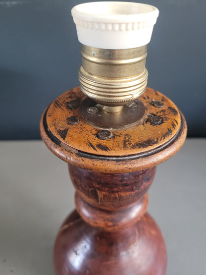 Pied de lampe en bois tourné - Ref 1028
