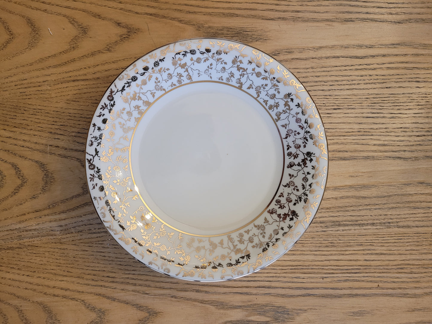 6 assiettes à dessert Mayer Wiesau en porcelaine de Bavière motif doré- Ref 682