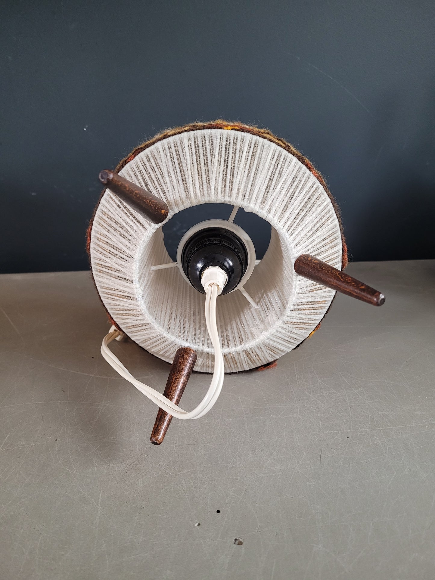 Lampe ovni tripode années 60 - Ref 828