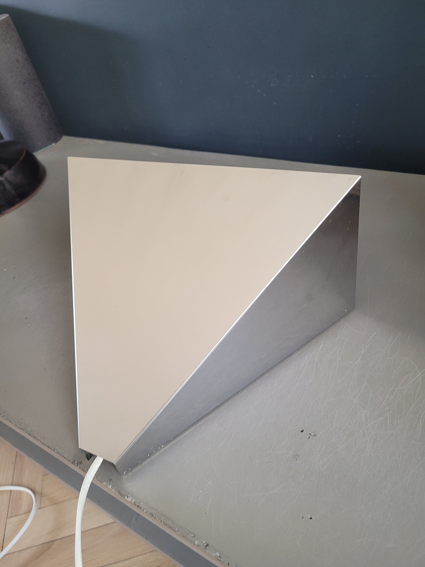 Applique triangulaire Ikea vintage en aluminium - Ref 304