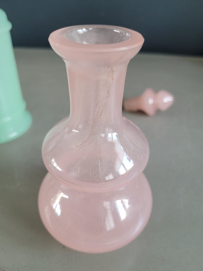 Lot de 2 flacons en verre opaline- Ref 424