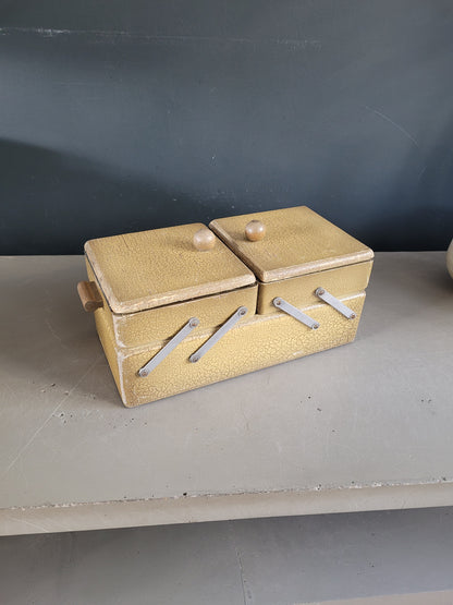 Travailleuse en bois vintage - Boîte à couture- Ref 814