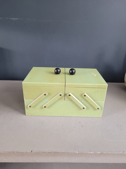 Travailleuse vintage en bois peint - Boîte à couture - Ref 480