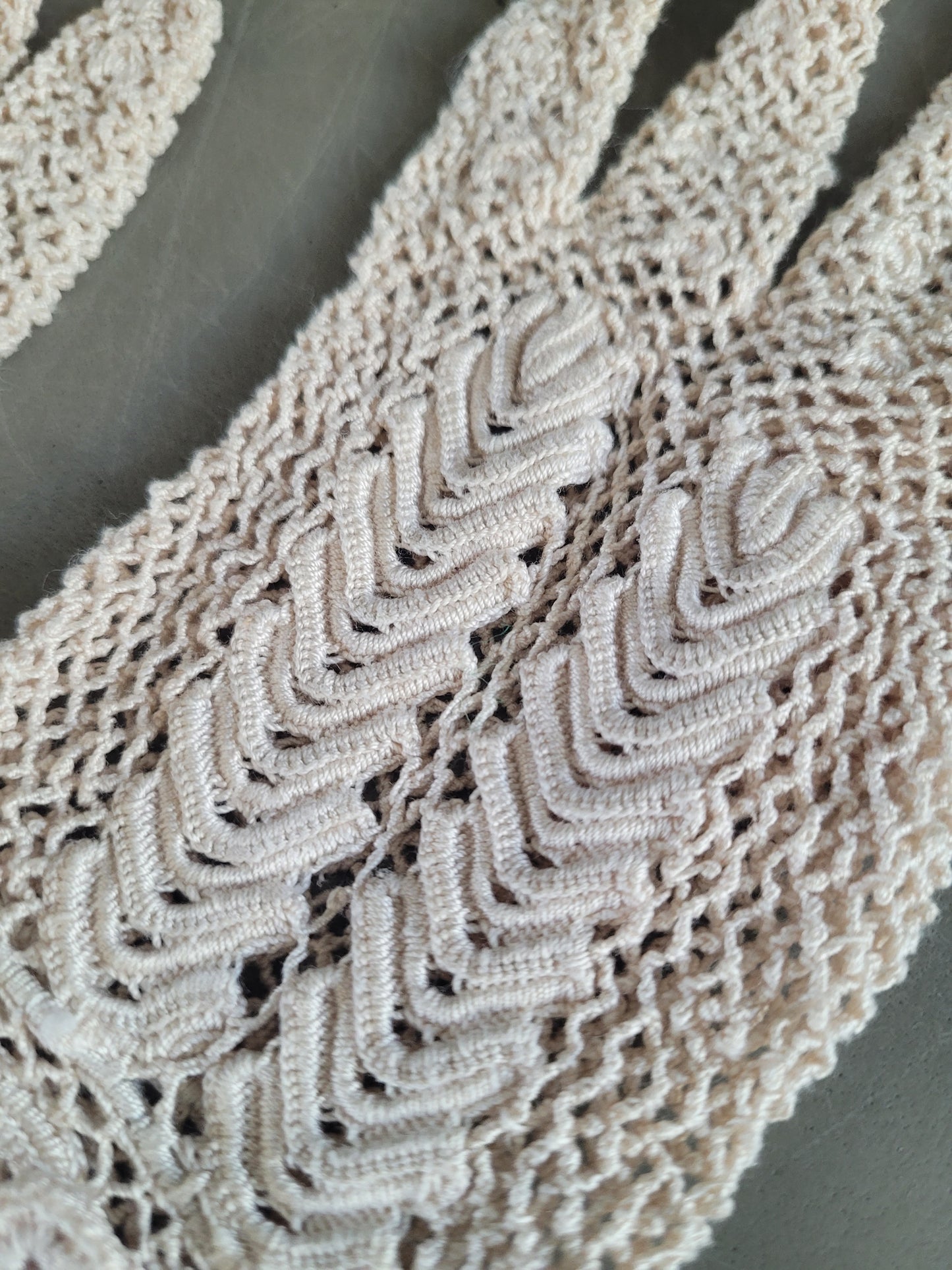 Paire de gants en dentelle crème- Ref 777