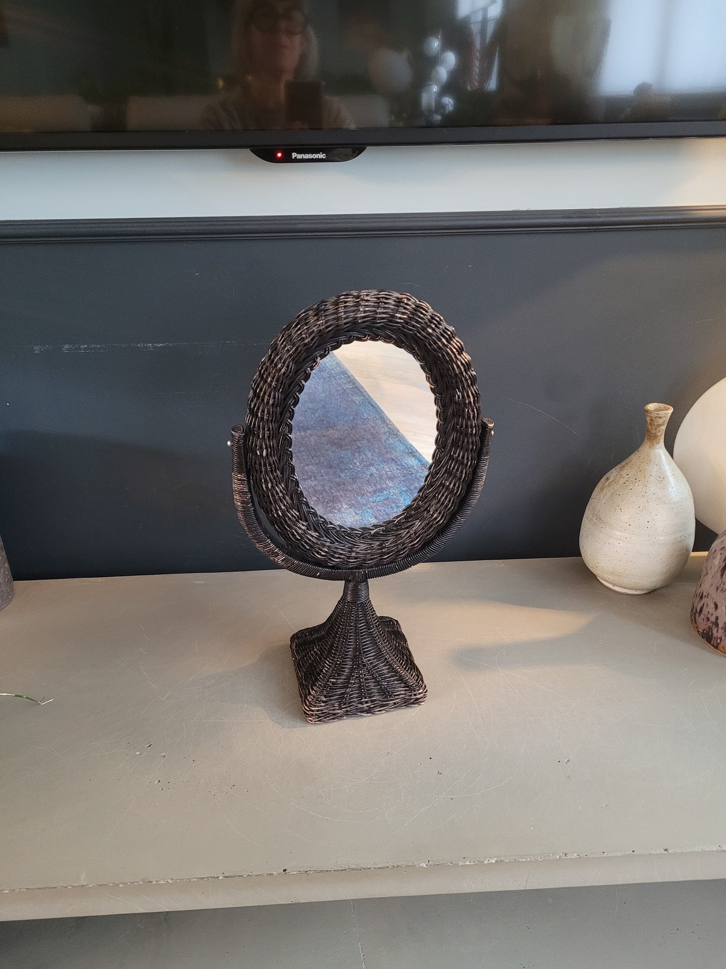Miroir à poser pivotant en osier noir - Ref 986