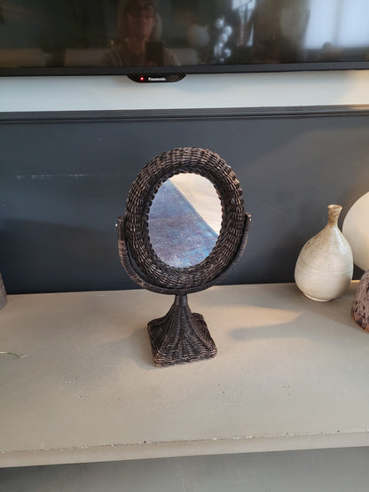 Miroir à poser pivotant en osier noir - Ref 986
