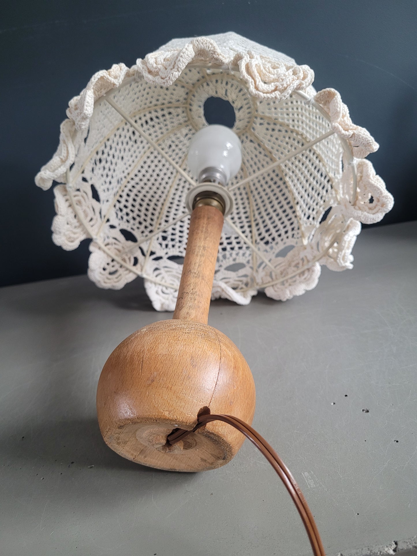 Lampe de chevet avec abat-jour en crochet - Ref 677