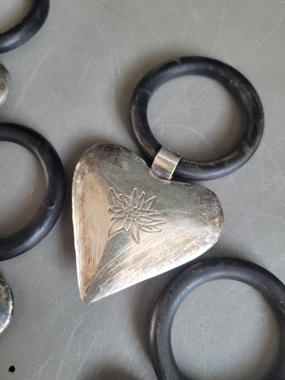 Décorations de rideaux coeur et edelweiss - Ref 415