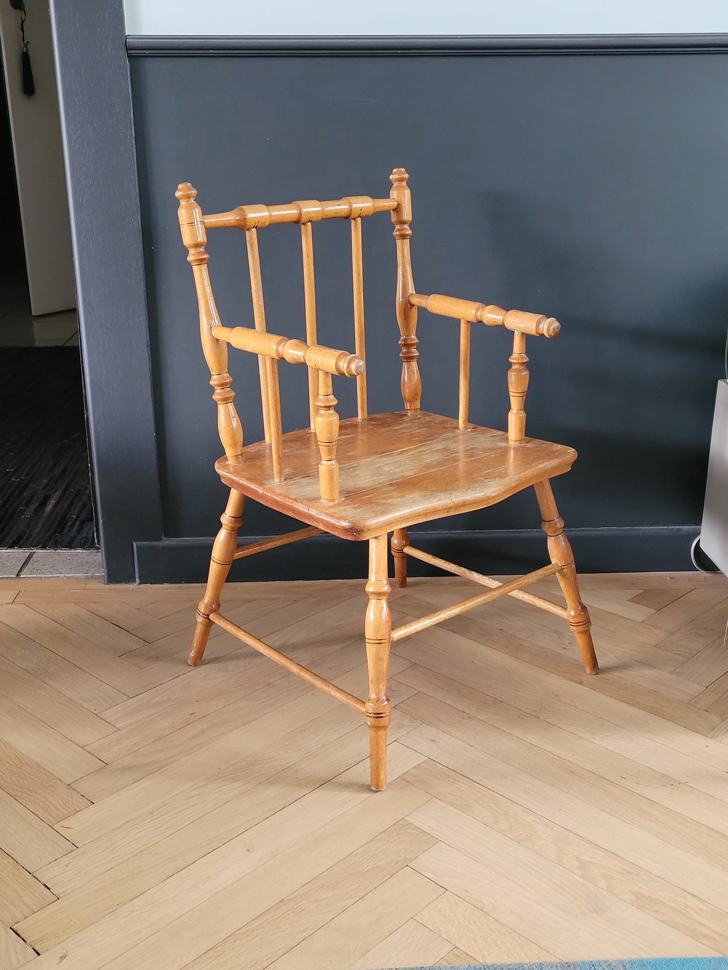 Chaise fauteuil enfant ancienne en bois - 1915 - Weber Geneve - Ref 993
