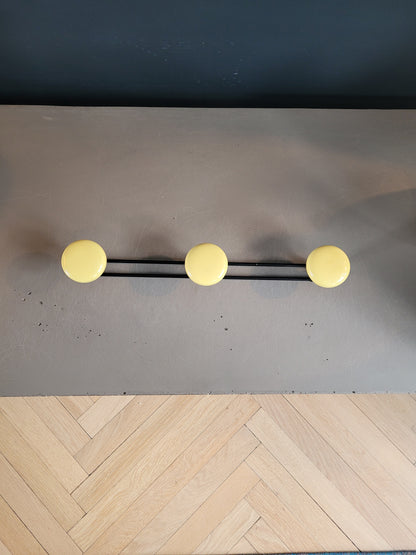 Porte-manteaux mural vintage 3 patères jaune - Ref 310