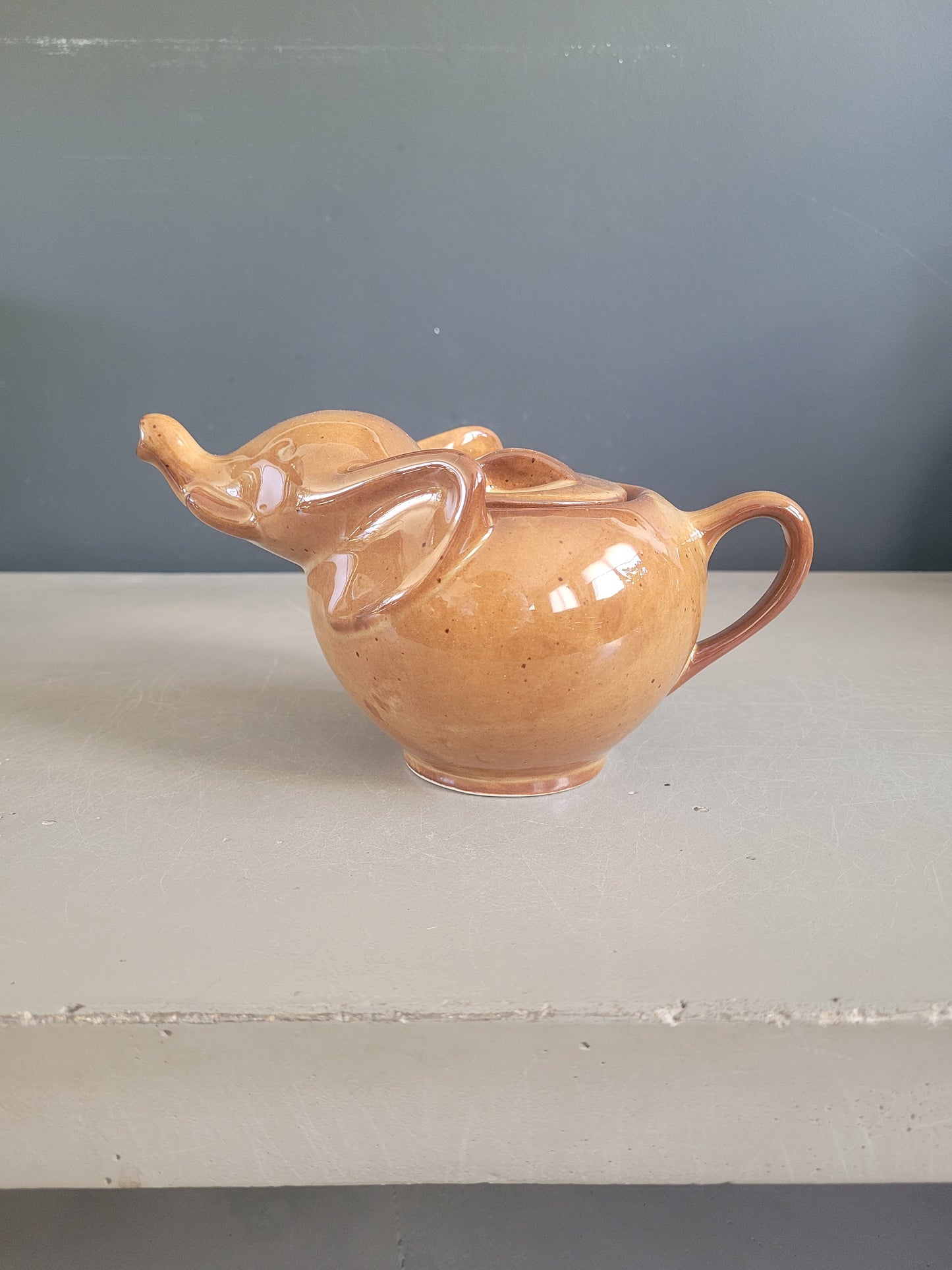 Théière Eléphant vintage en porcelaine marron - Ref 658