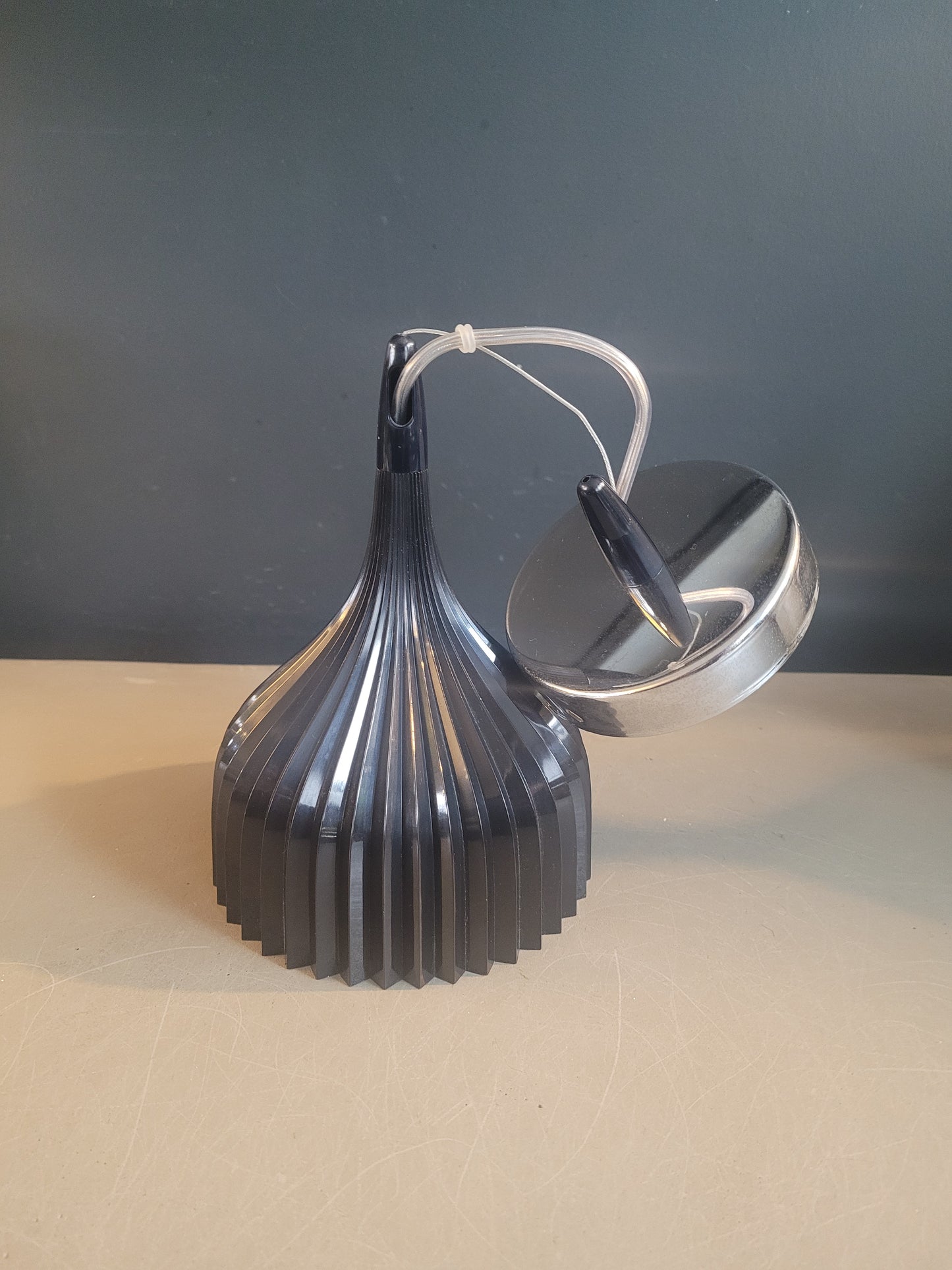 Suspension Kartell noire modèle E' - Ref 569