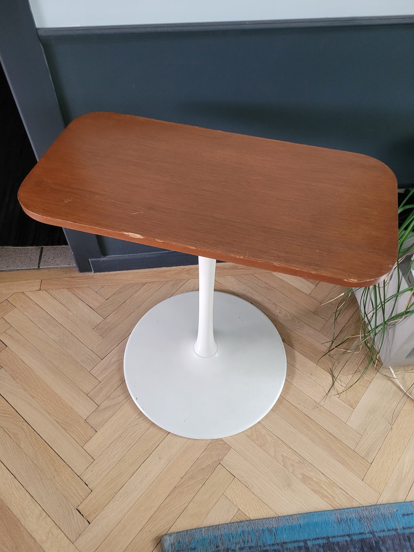 Table pivotante pied tulipe vintage - Ref 858