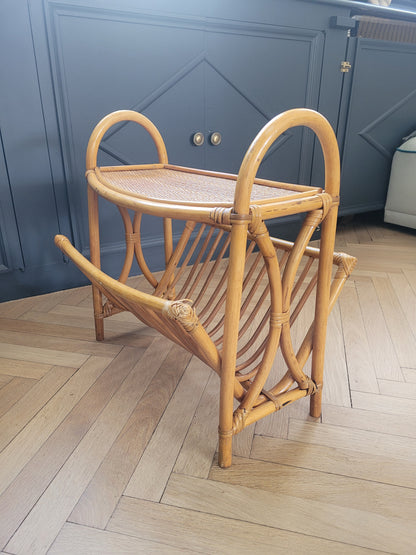 Porte-revues vintage à plateau en bambou et rotin - Ref 262