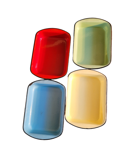 Lot de 4 raviers / plats en fonte émaillée- Ref 735