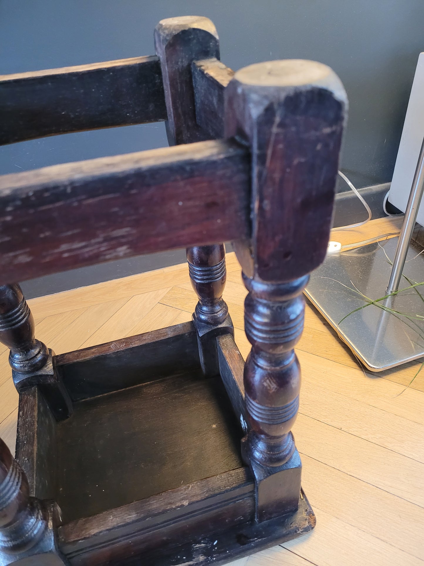 Tabouret ancien en bois pieds tournés- Ref 804