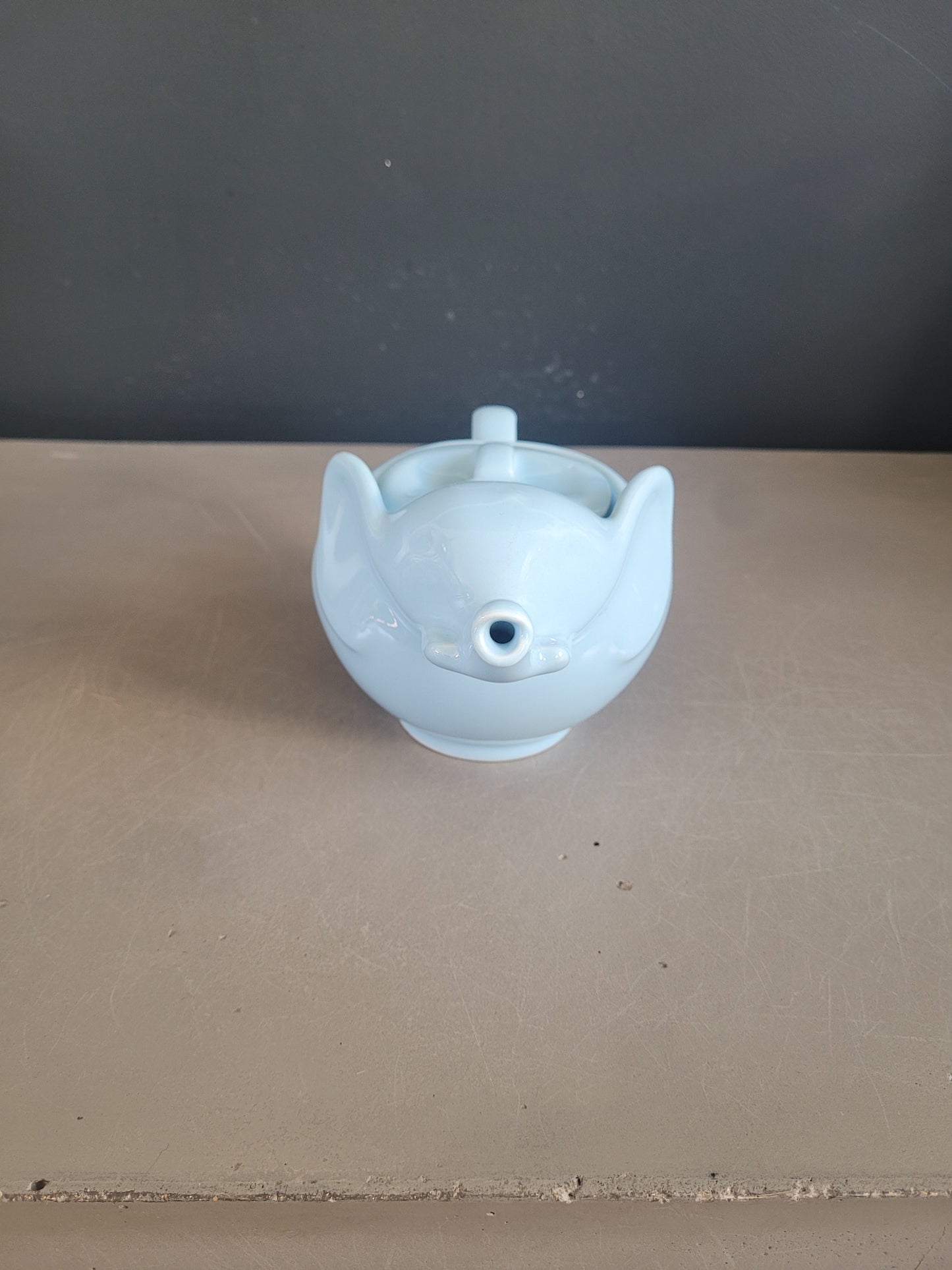 Théière Eléphant vintage en porcelaine bleu ciel - Ref 659