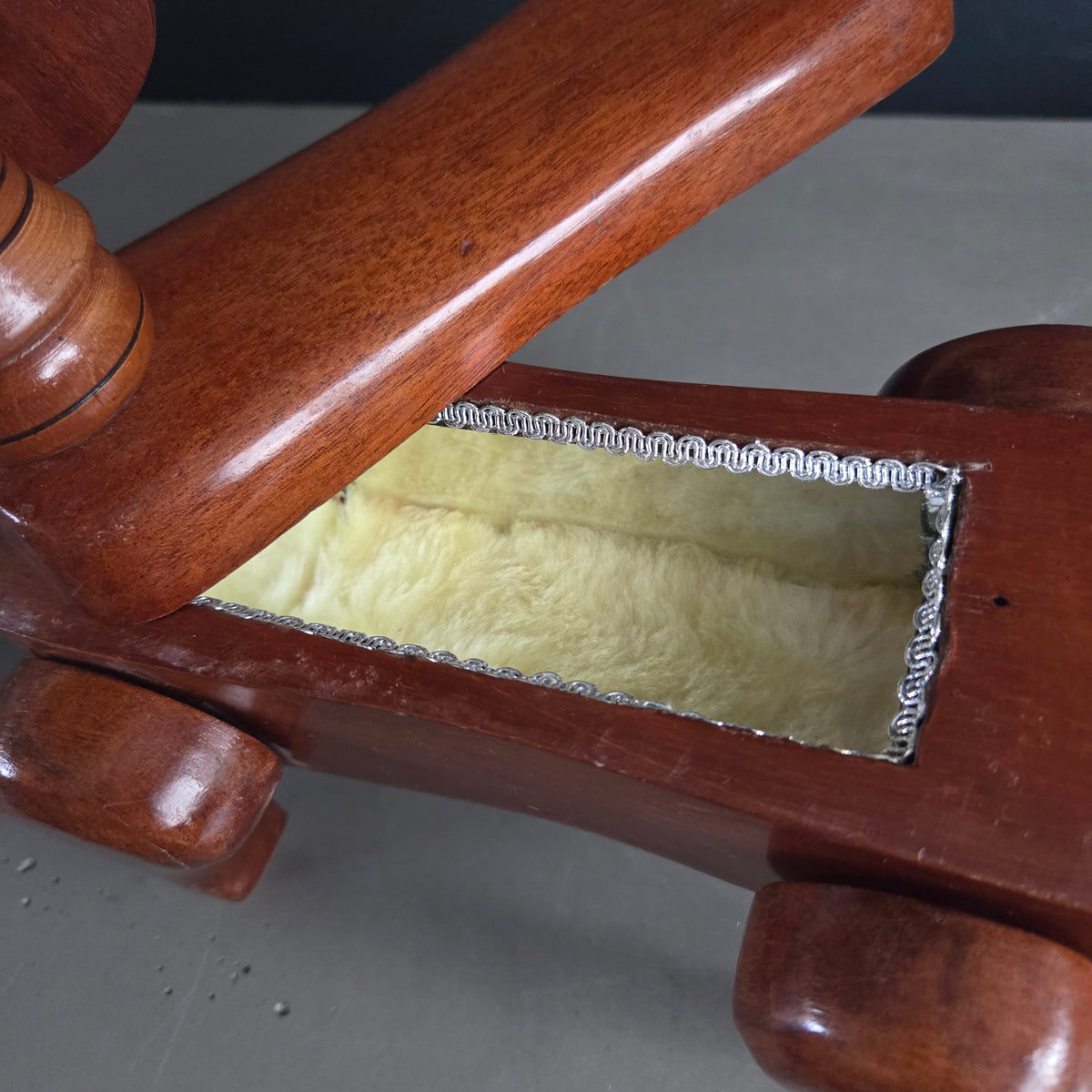 Boîte à bijoux chien en bois articulé - Ref 1419
