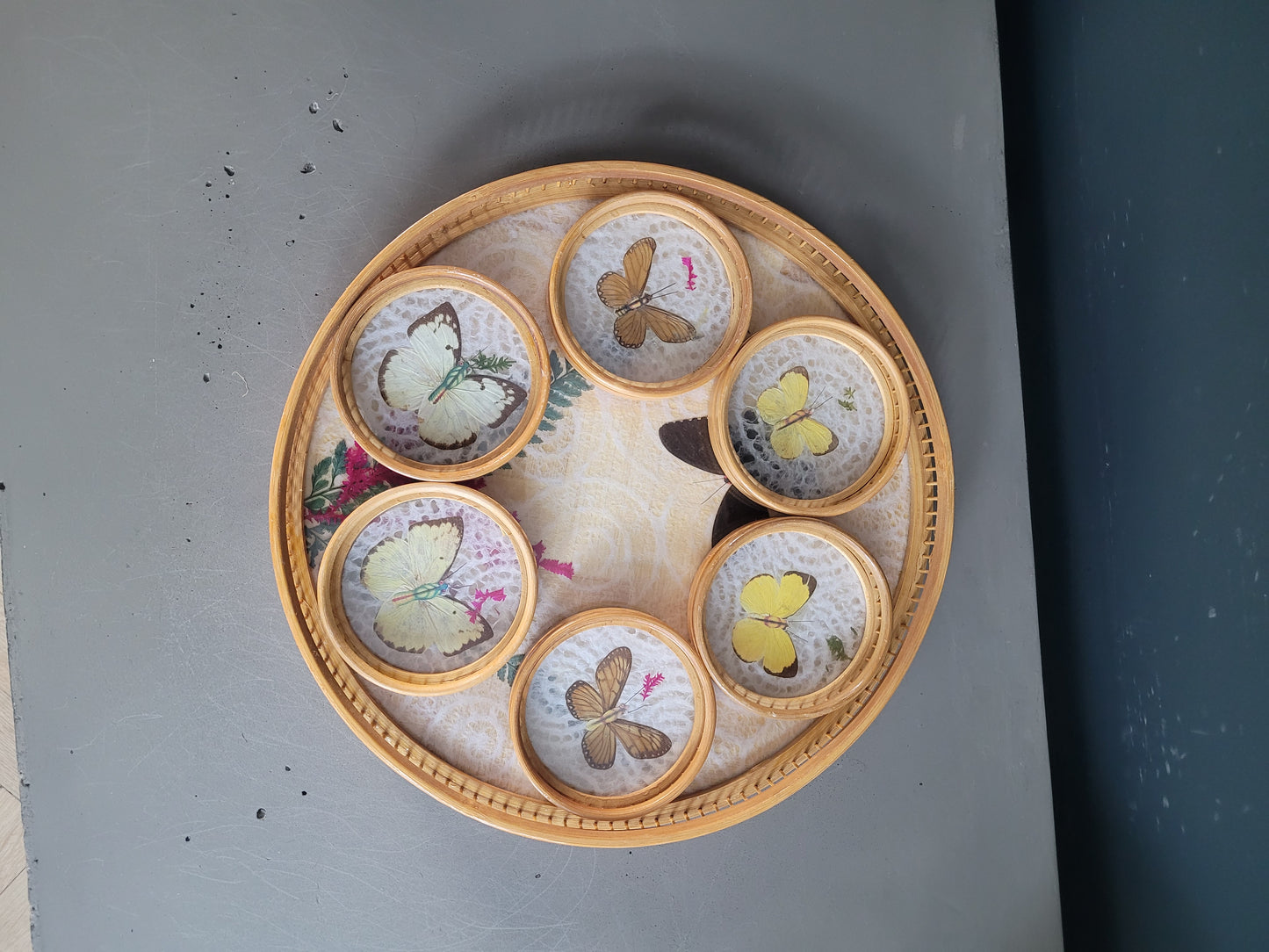 Plateau et 6 sous-verres papillons vintages en bambou - Ref 465
