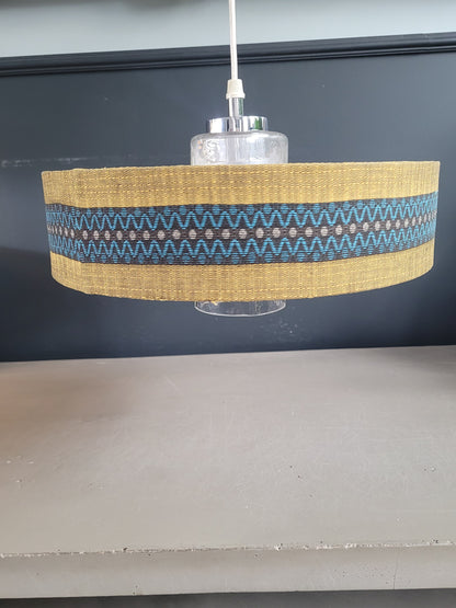 Suspension vintage globe en verre moulé et abat-jour- ref 619