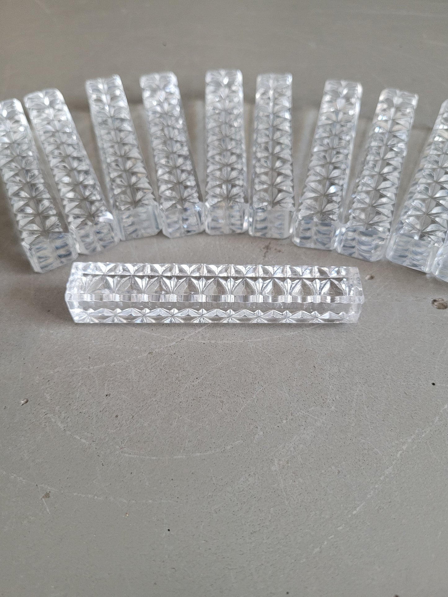 12 porte-couteaux en verre à facettes - Ref 1012
