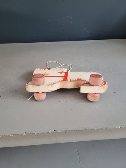 Jouet chien à tirer ancien en bois peint - Ref 906