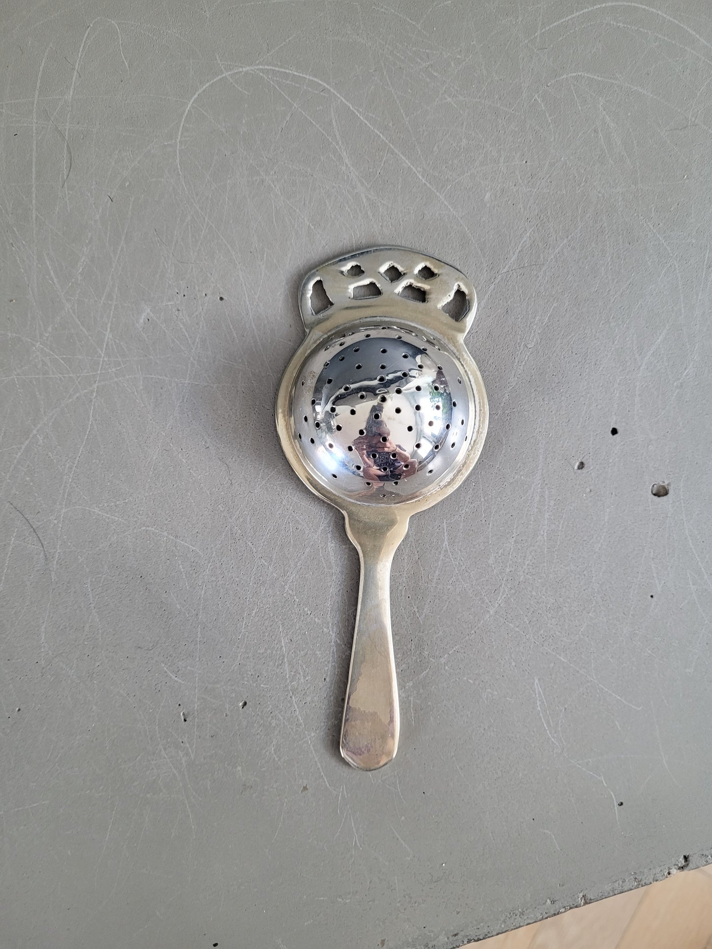 Passe-thé, infuseur en métal argenté- Ref 454