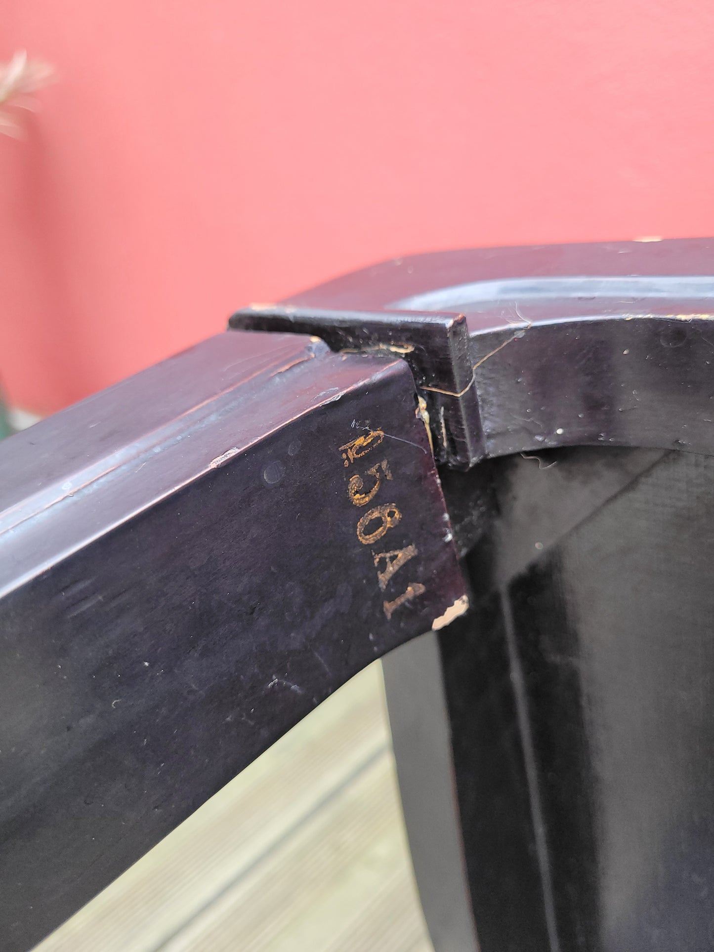 Table japonaise en bois laqué gravé- Ref 621