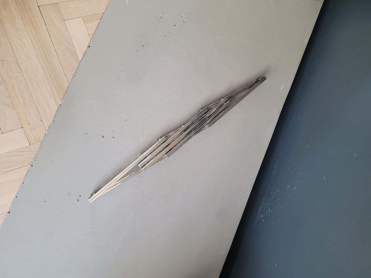 Dessous de plat articulé en métal argenté - Ref 1034