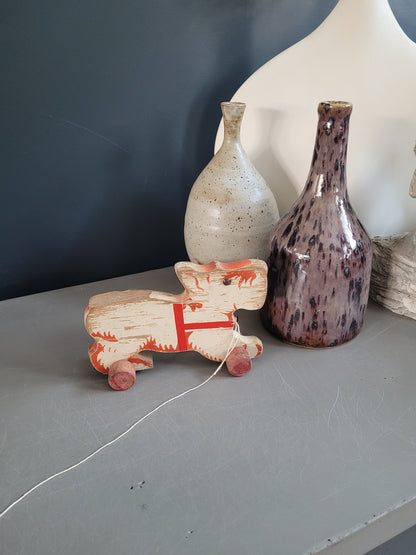 Jouet chien à tirer ancien en bois peint - Ref 906