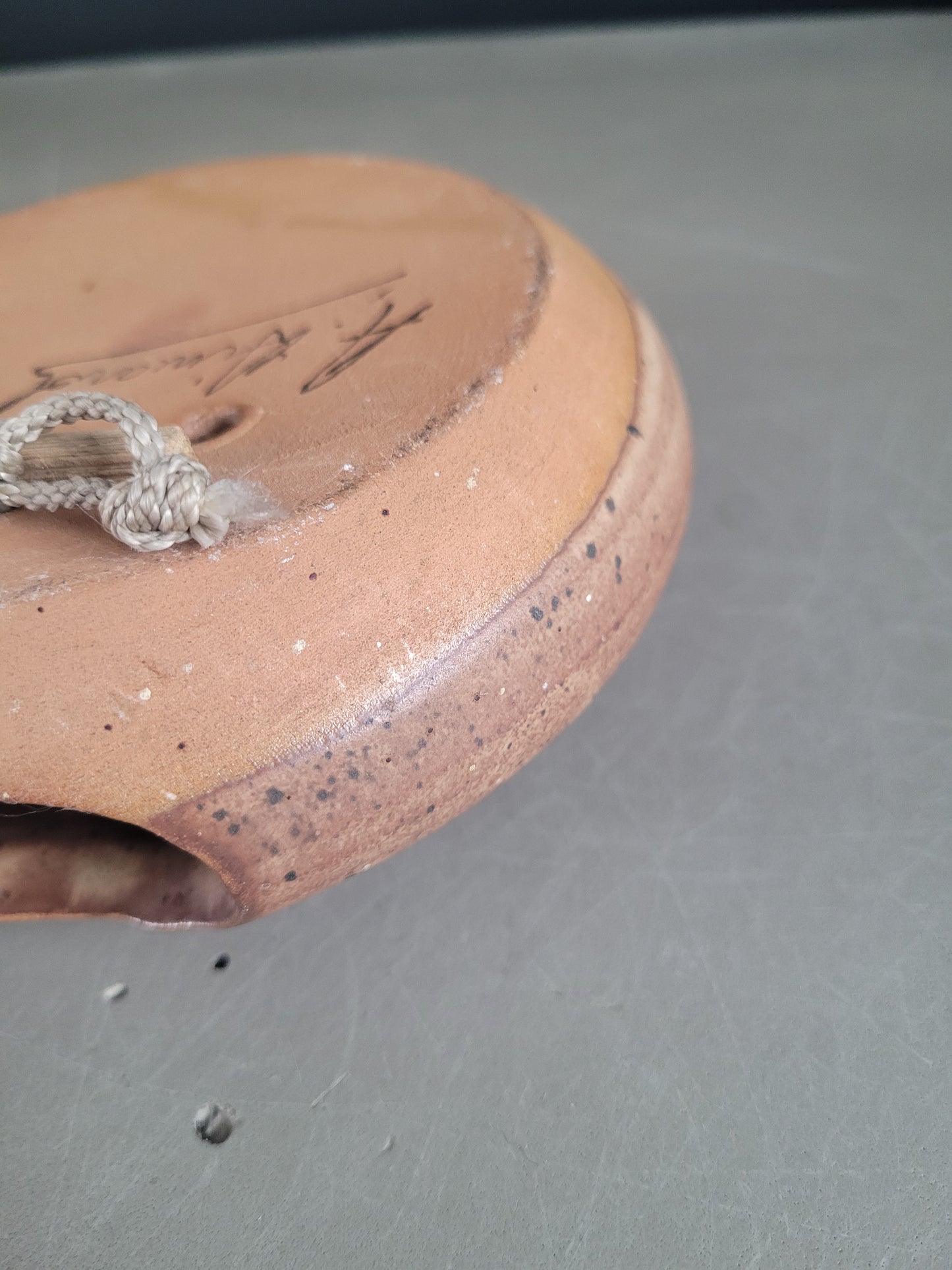 Humidificateur de radiateur en céramique signé A. Aimard - Ref 834