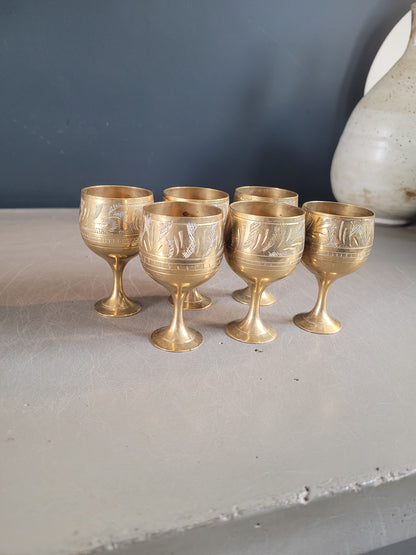 Lot de 6 verres à pied en laiton ciselé- Ref 272