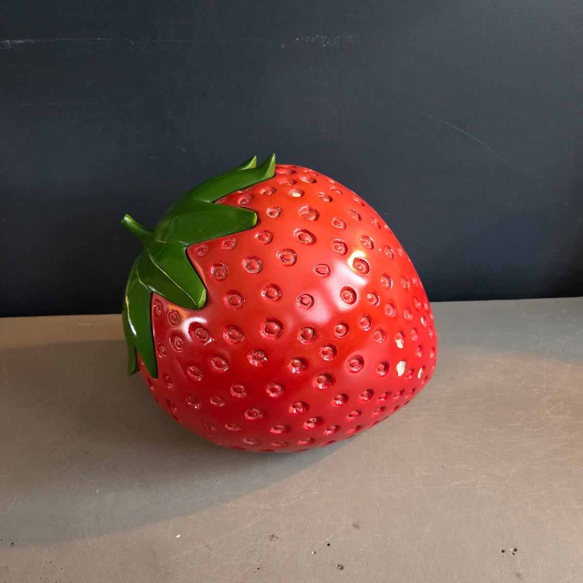 Fraise géante en résine - Ref 1409