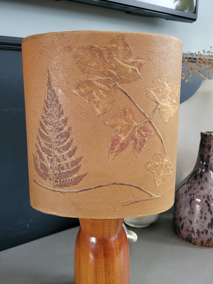 Lampe à poser pied bois - abat-jour fleurs séchées- Ref 1004