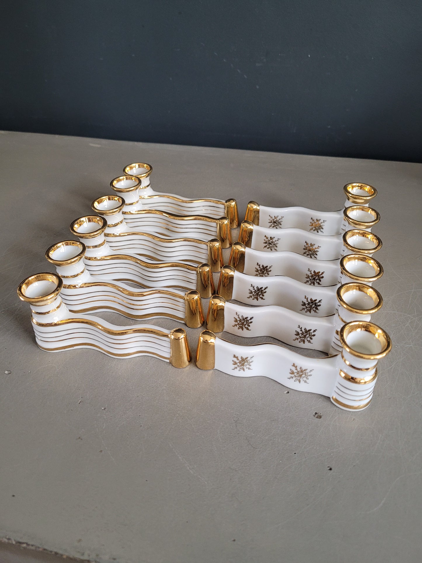 12 porte-couteaux en porcelaine de Limoges dans leur écrin- Ref 306