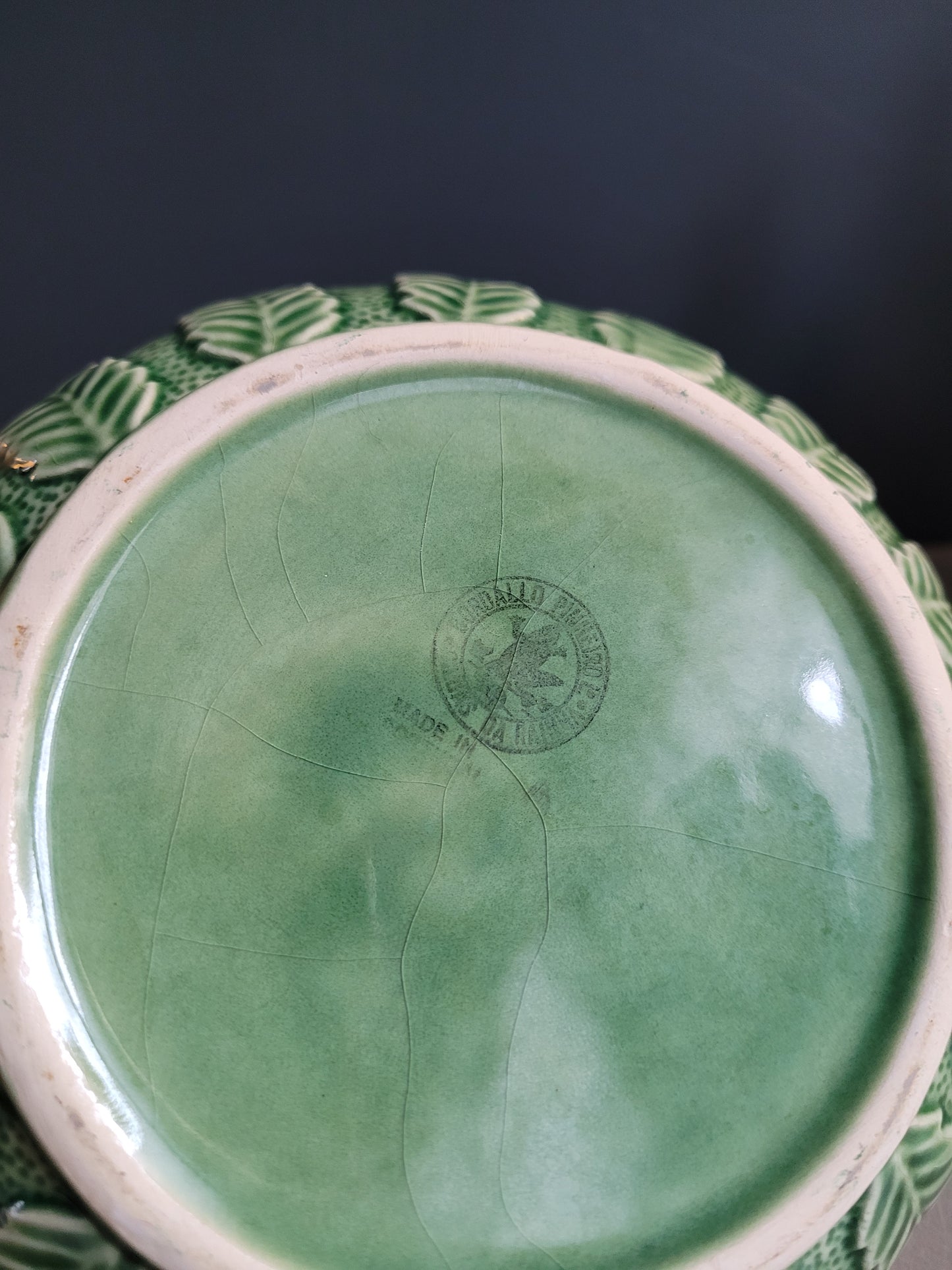 Théière en porcelaine Bordallo Pinheiro - Barbotine verte - Ref 291