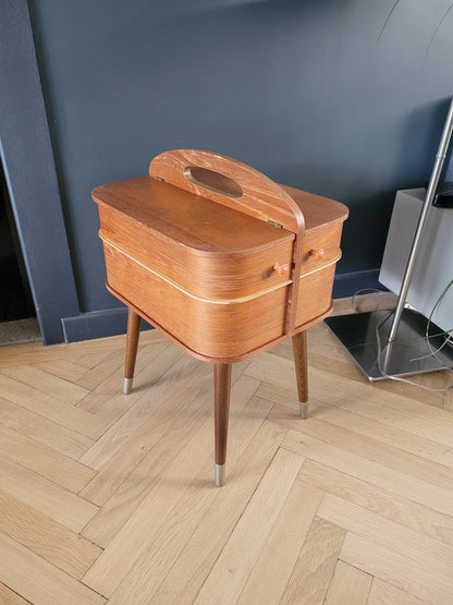 Travailleuse vintage en bois à tiroirs - Boîte à couture- Ref 509