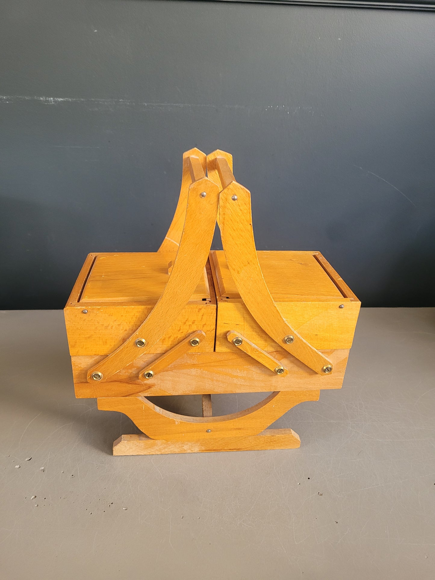 Travailleuse vintage en bois - Ref 605