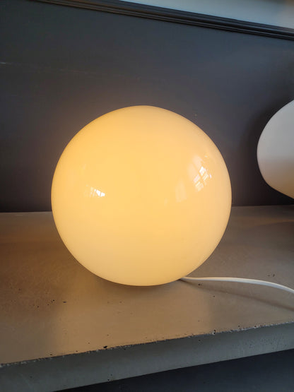 Lampe à poser globe verre opaline Ikea - Ref 311