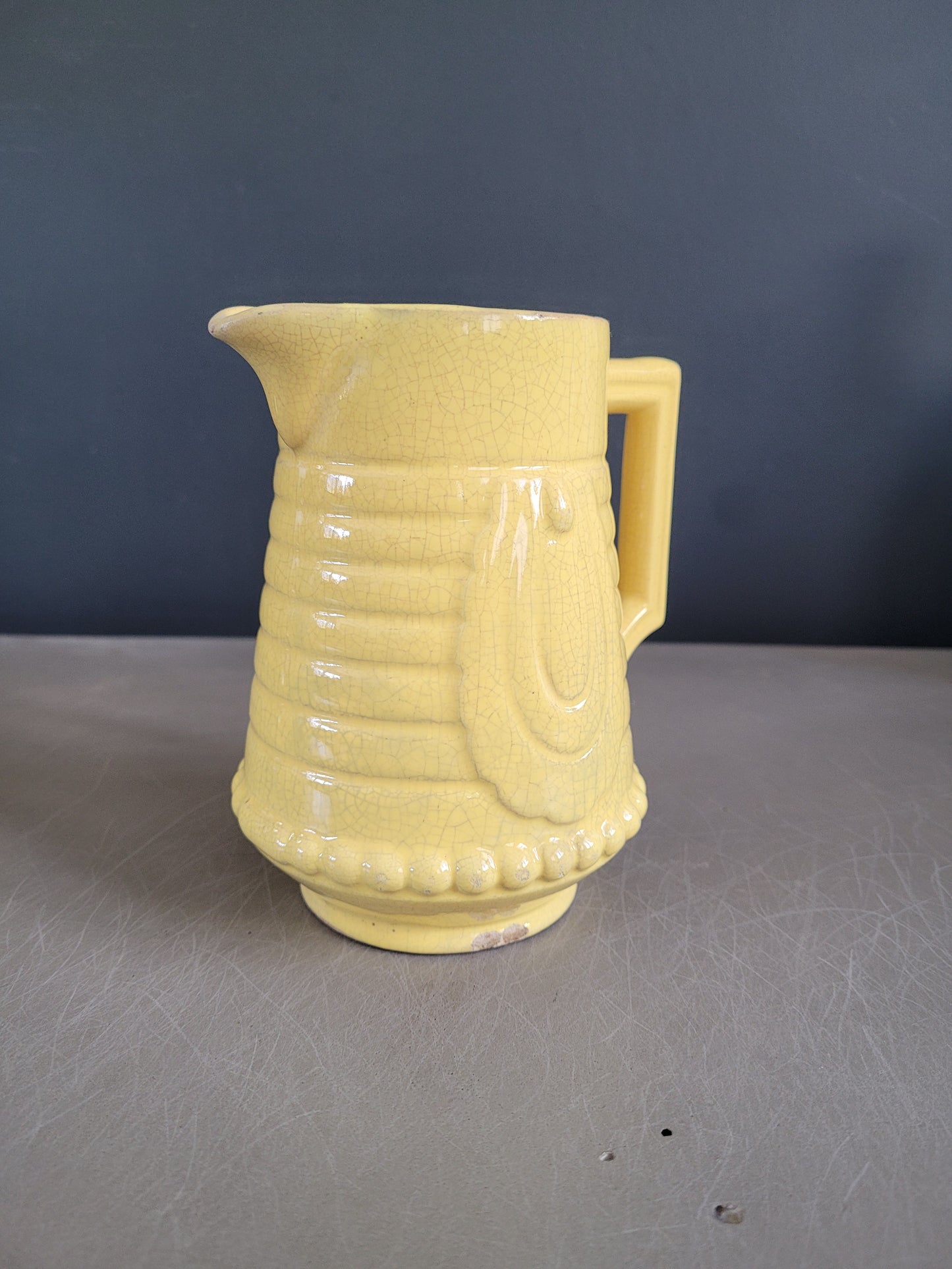 Pichet pot à lait jaune à reliefs - Ref 145