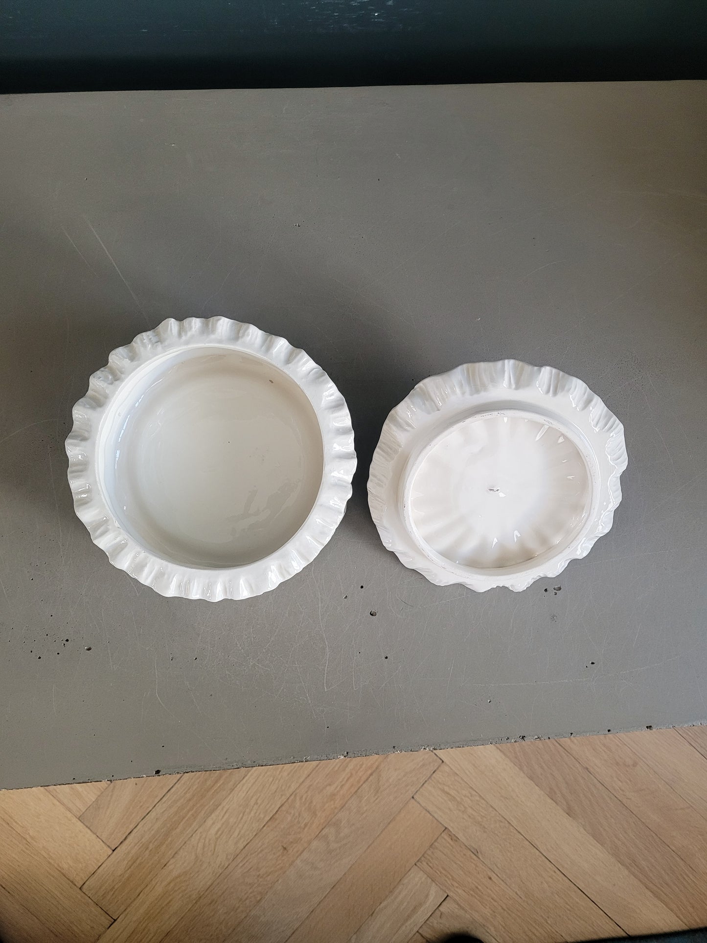 Bonbonnière Pierrot ancienne en porcelaine- Ref 606