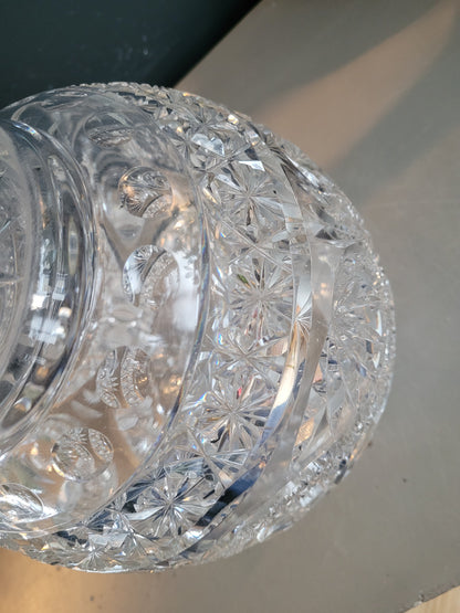 Grand vase boule en cristal ciselé - Ref 973