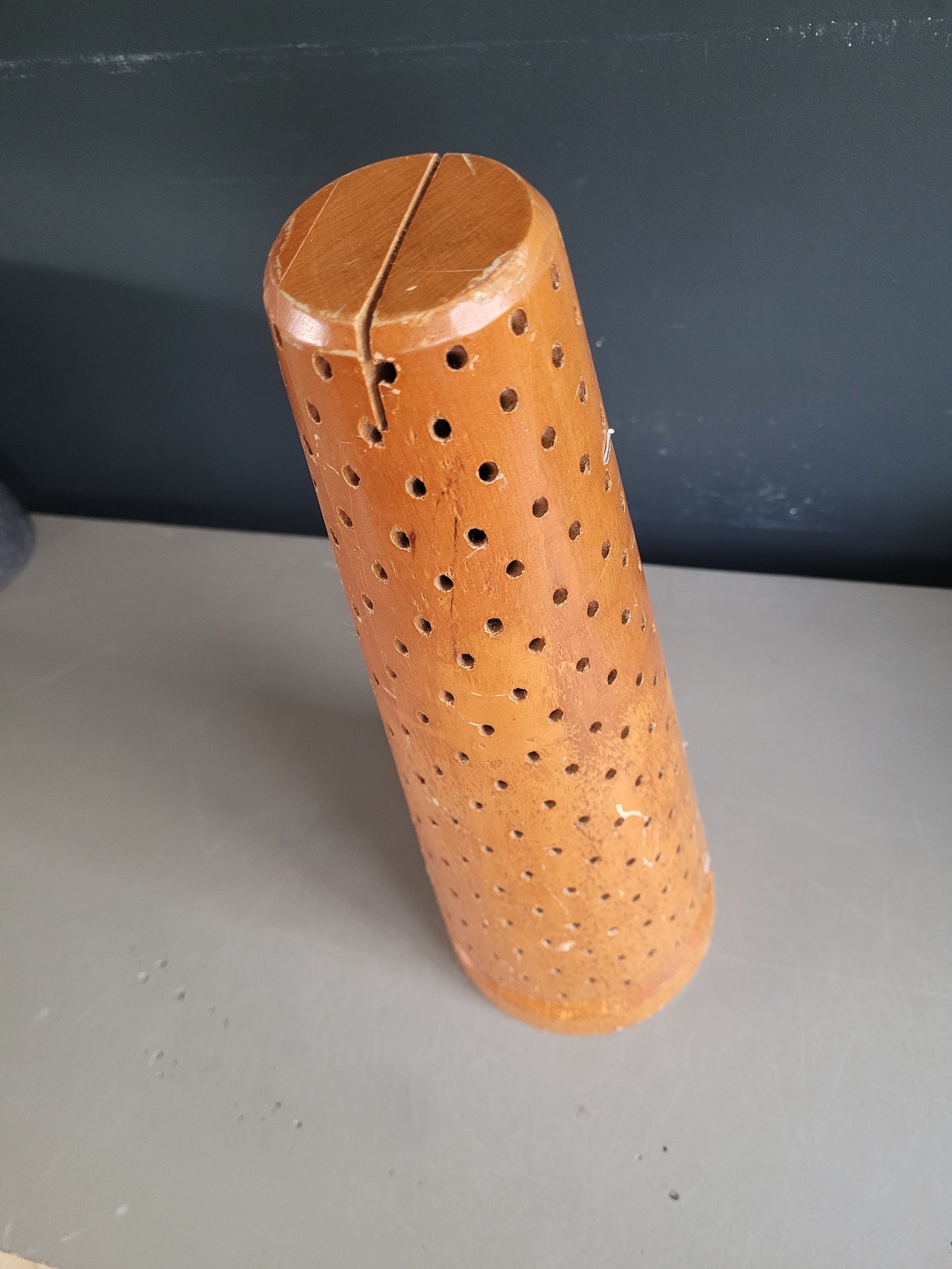 Ancien présentoir à sucettes en bois - Ref 1042