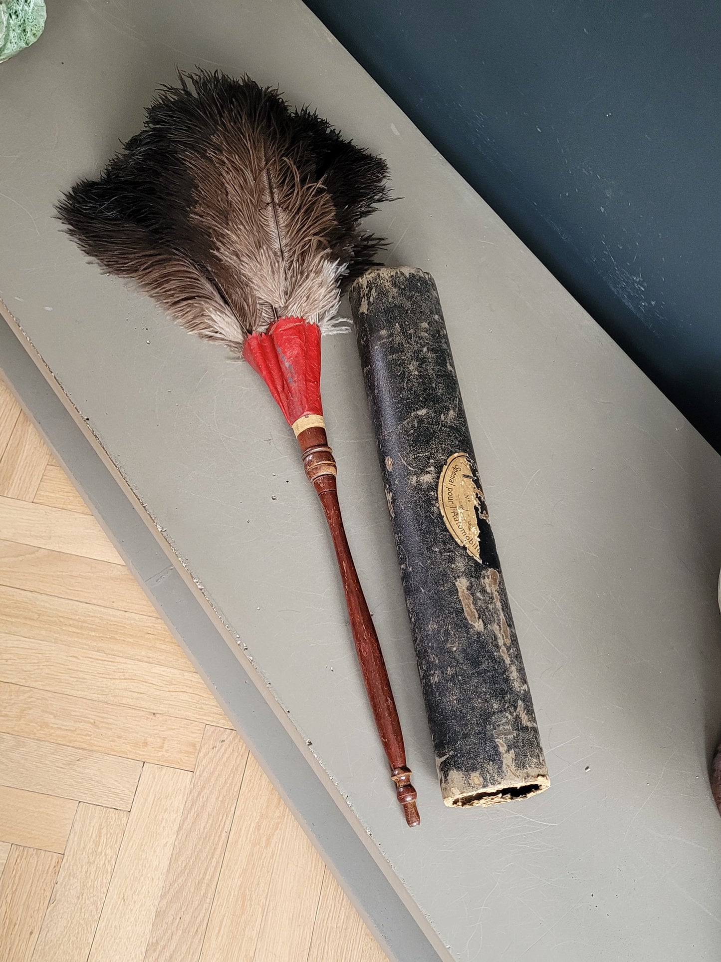 Ancien plumeau d'automobile en plumes d'autruche avec son étui d'origine - Ref 1037