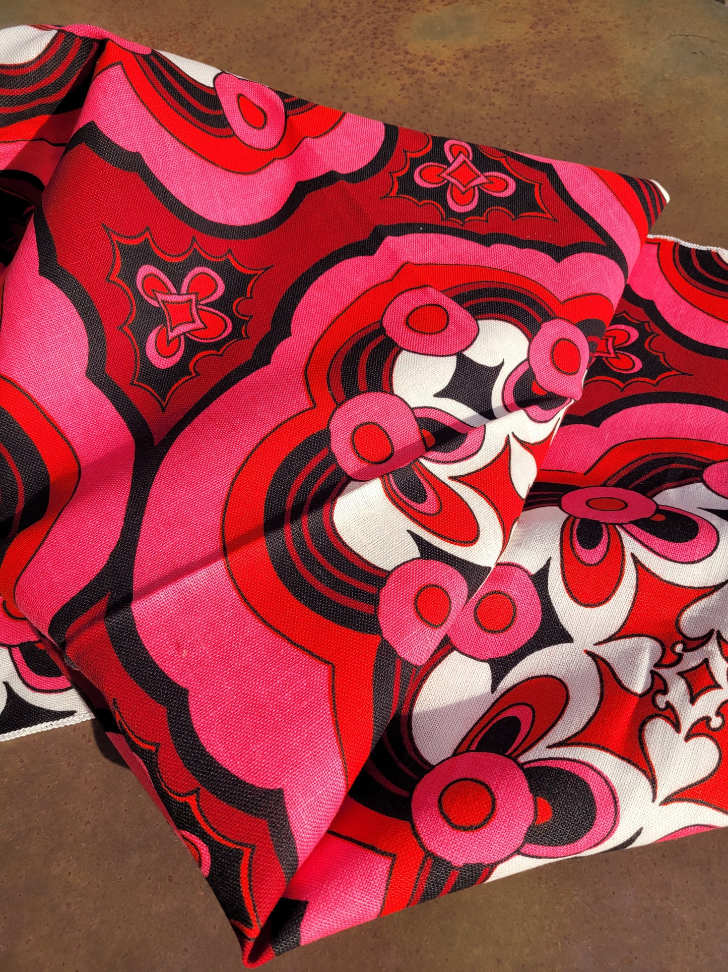 Nappe 137x130cm en tissu imprimé vintage - Ref 664