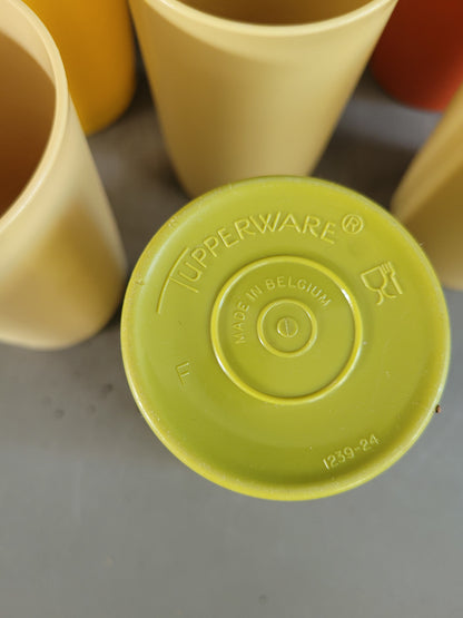Lot de 7 gobelets en plastique Tupperware - Ref 582