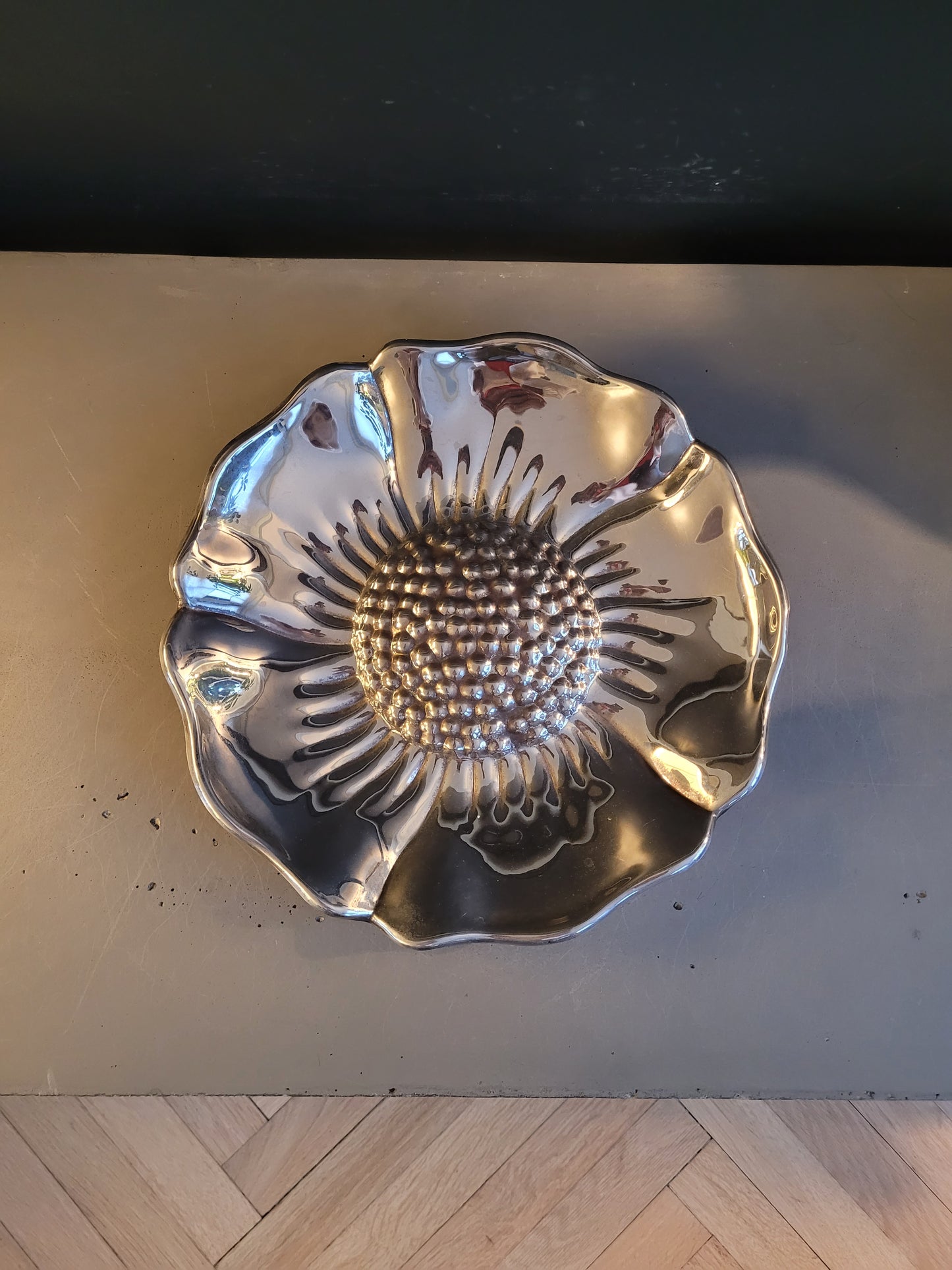 Plat fleur en métal argenté - Ref 914